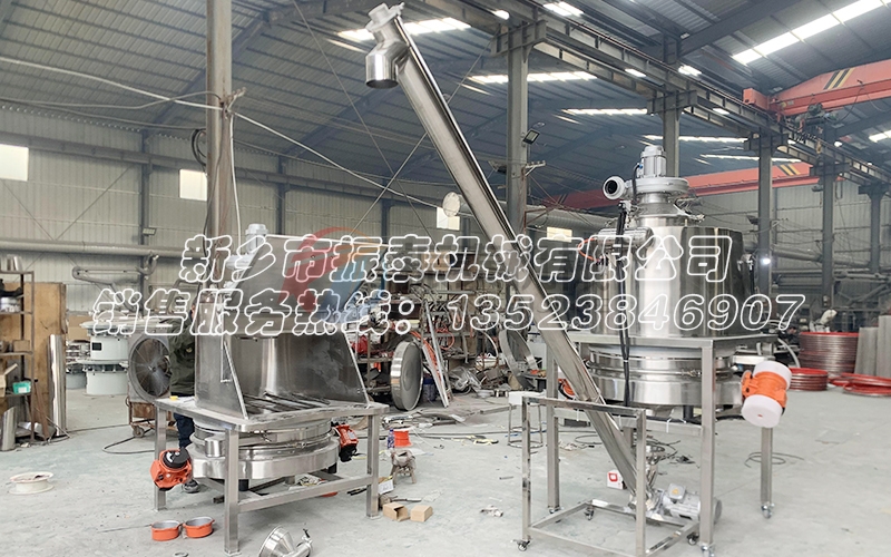 抗菌肽人工小袋無塵投料站直排篩：完美輸送除雜篩分，潔凈生產(chǎn)